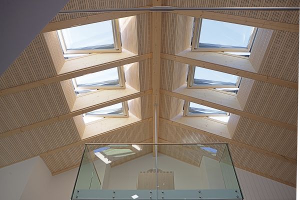 Sistema finestra per tetti roto si integra con la for Finestre sottotetto