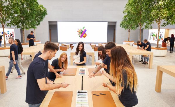 Lo  store Apple di piazza Liberty ospiterà eventi aperti al pubblico e workshop
