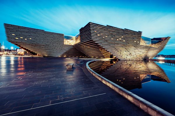 Il V&A Museum di Dundee simula il profilo delle scogliere scozzesi 