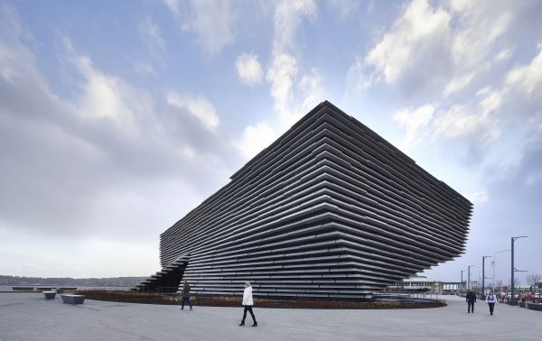 Progetto Victoria & Albert Museum di Dundee by Kengo Kuma ricorda il profilo della scogliera scozzese