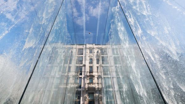 L'acqua è un elemento centrale nuovo store Apple di Milano