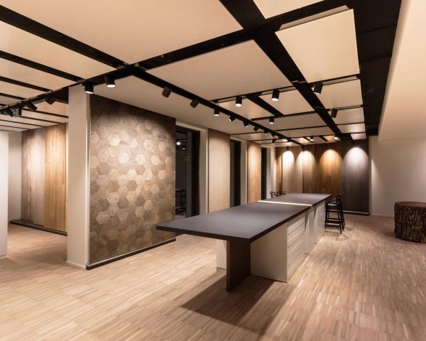 La nuova sede WOODCO racconta tutto l’amore per il legno