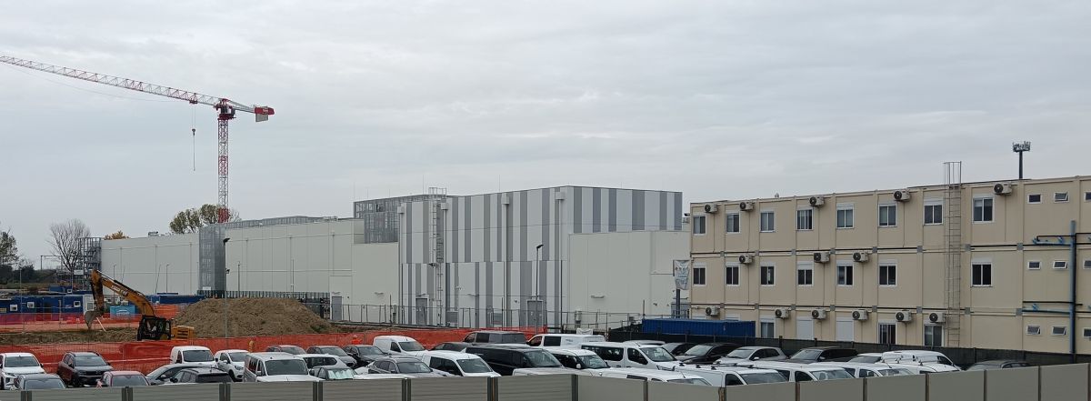 Il cantiere di Melegnano, a sud di Milano, per la costruzione del data center della società americana Vantage