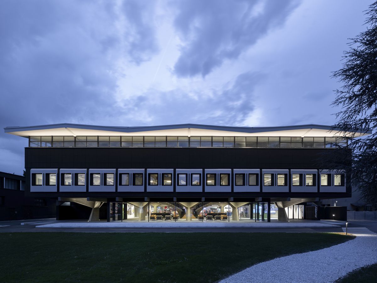 I nuovi uffici della Santini a Bergamo visti dall’esterno 