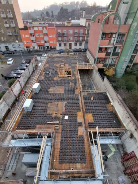 I lavori di costruzione del complesso Certosa 135 a Milano