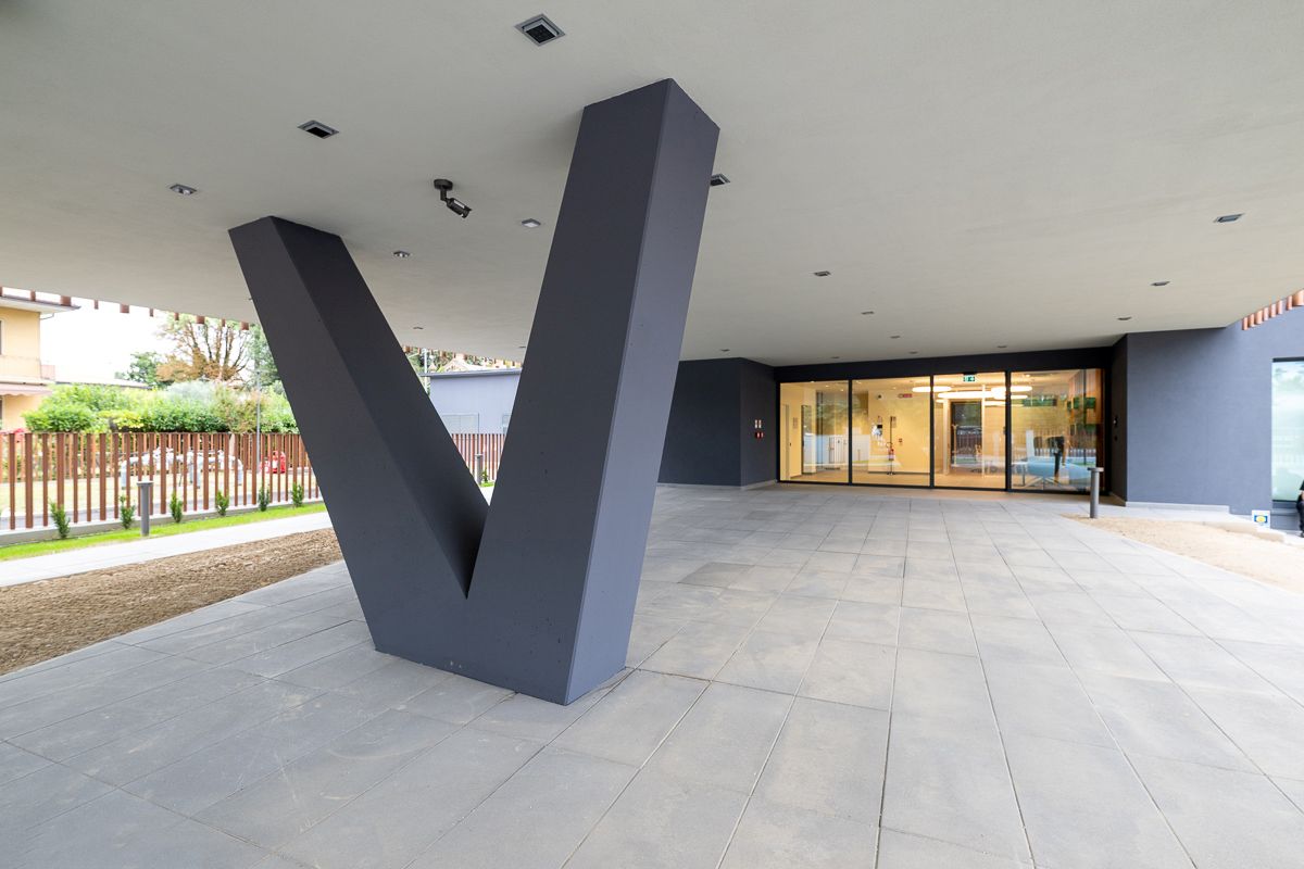 La struttura che sostiene l’aggetto di 16 metri della nuova sede Italgas