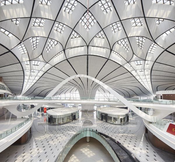 Gli interni del Beijing Daxing International Airport 