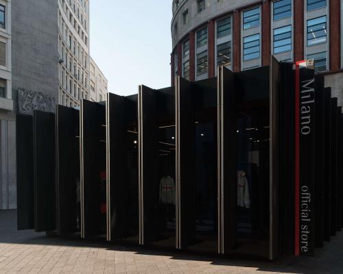 1 Official Store di prodotti a Brand Milano