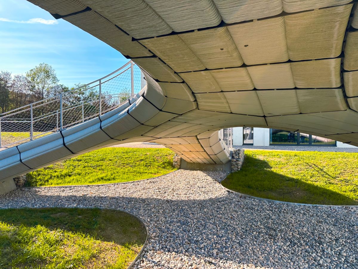 Il ponte Phoneix realizzato in calcestruzzo 3D su progetto di Zaha Hadid Architects 