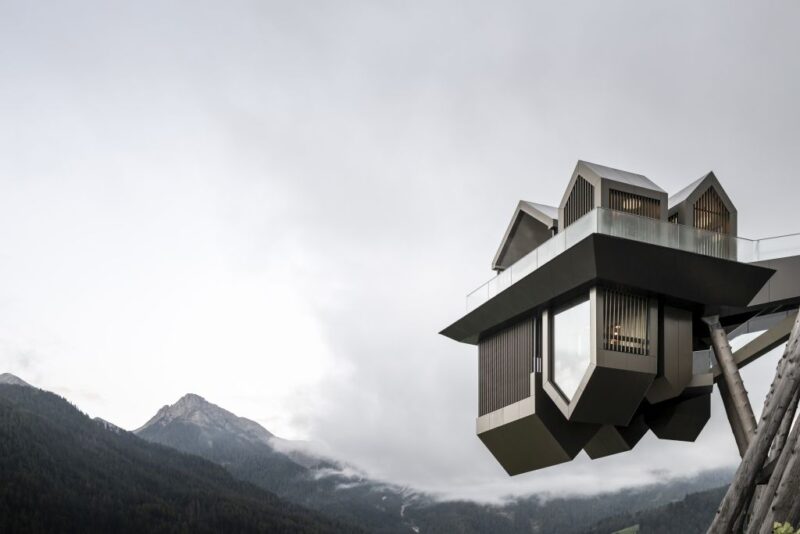 L’architettura sorprendente progettata in Trentino dallo studio noa* di Bolzano per una SPA