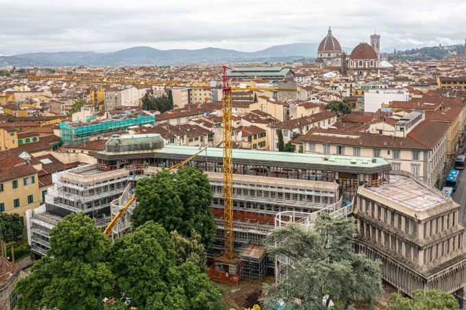 Il Palazzo degli Affari e la vista di Firenze