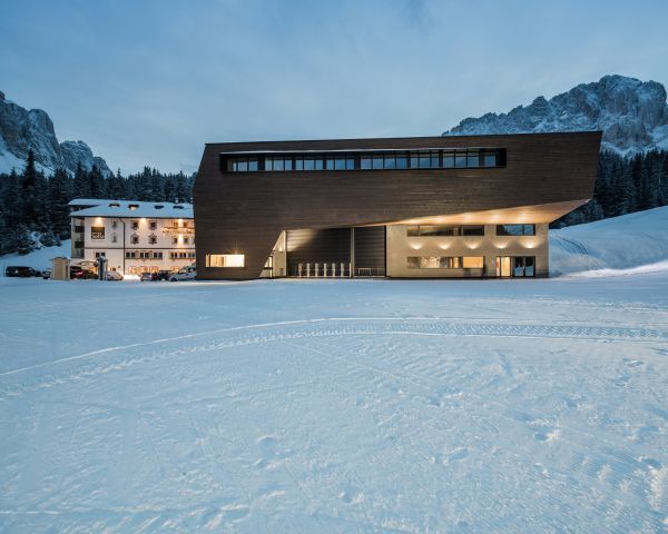 L’integrazione ambientale parla il linguaggio del legno lamellare