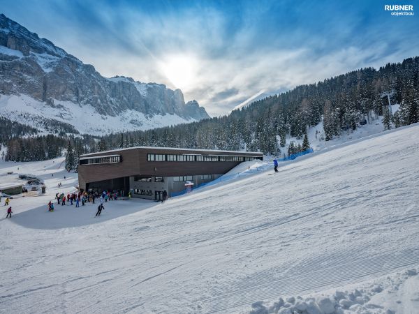 nuova avveniristica cabinovia Piz Seteur in Val Gardena