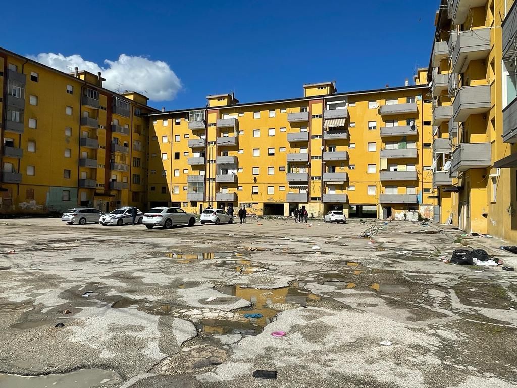 Riqualificazione condivisa a Pescara, Il complesso ERP demolito "Ferro di cavallo"