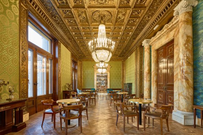 Salone storico dell’hotel Double Tree by Hilton di Trieste