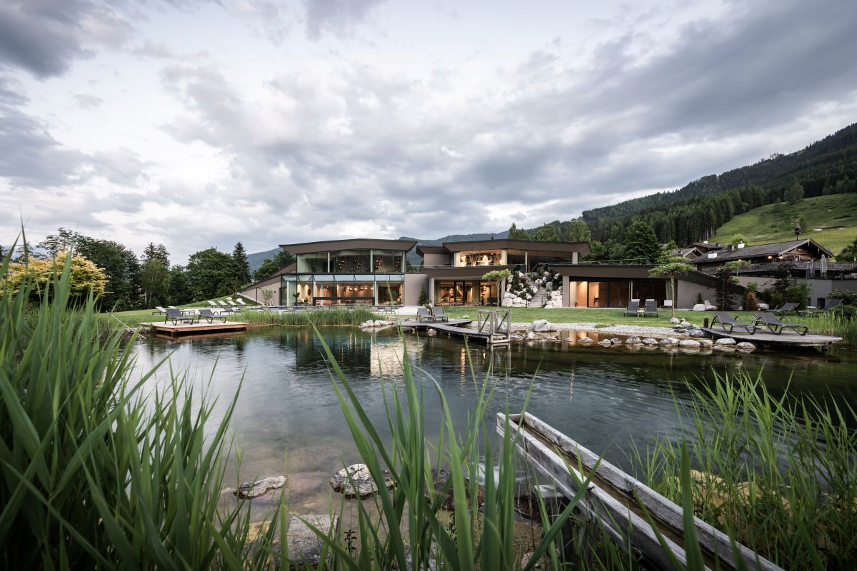L’esterno del Nature Resort Puradies a Leogang nel Salisburghese, progettato da NOA