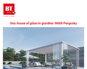 R608 Pergosky: una house of glass in giardino