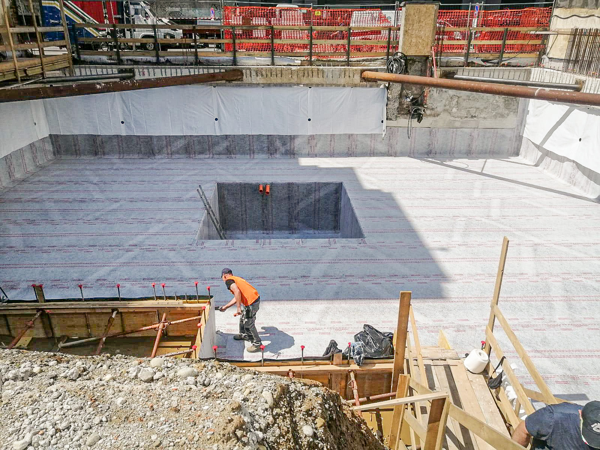 Riqualificazione residenziale a Milano con Volteco: impermeabilizzazione e protezione dal gas radon