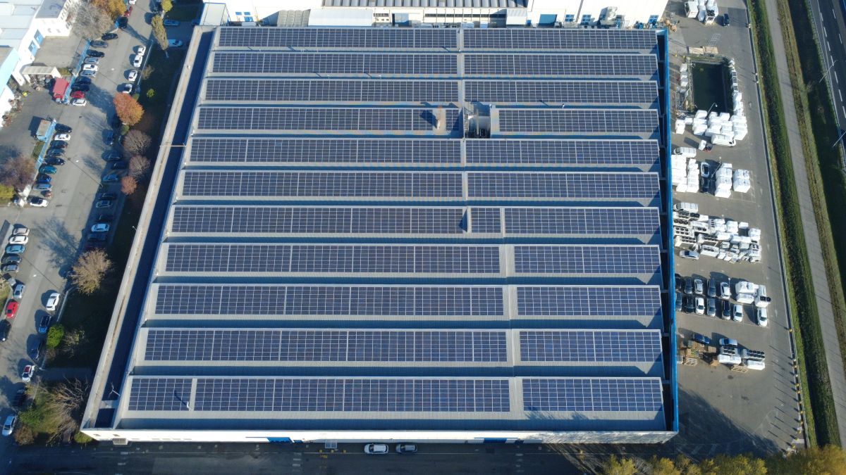 L'impianto fotovoltaico realizzato sullo stabilimento di Galletti L'impianto fotovoltaico realizzato sullo stabilimento di Galletti