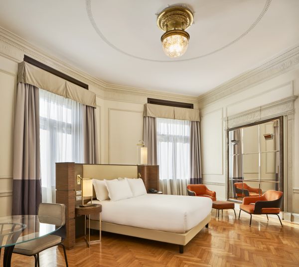 Una stanza da letto dell'Hotel Double Tree by Hilton