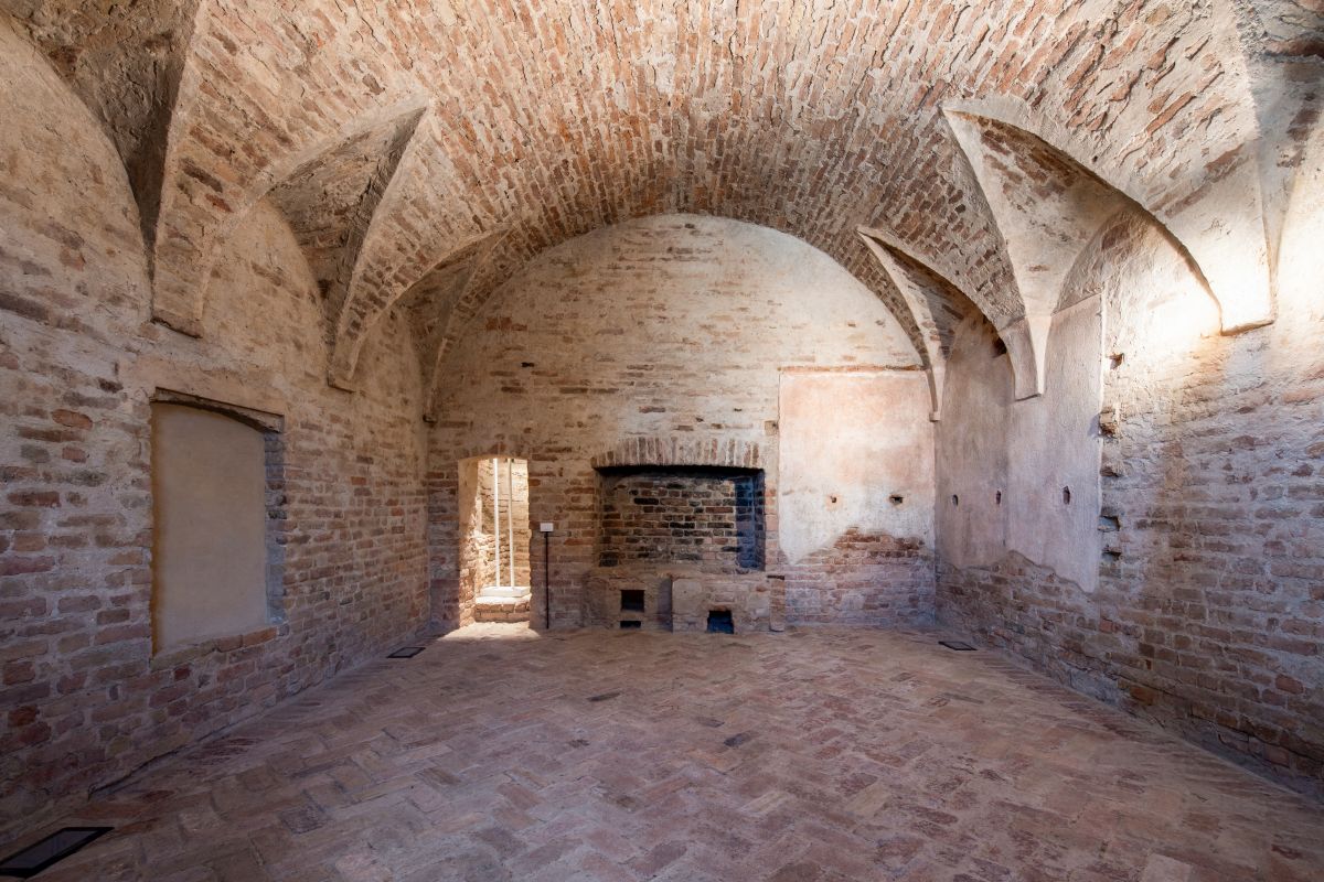 Una delle sale restaurate del Castello di Roddi Una delle sale restaurate del Castello di Roddi