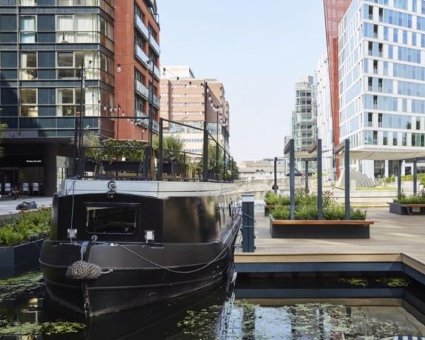Boathouse London: l’albergo galleggiante dallo stile elegante e minimalista