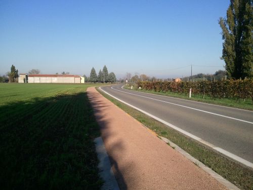 DRAINBETON per la realizzazione di una pista ciclo-pedonale 20 DRAINBETON per la realizzazione di una pista ciclo-pedonale
