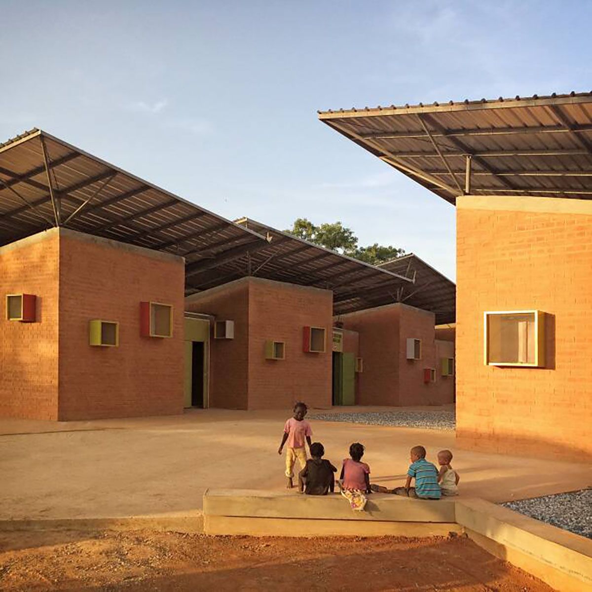 Clinica chirurgica e centro sanitario di Léo, Burkina Faso, progetto di Francis Kéré 