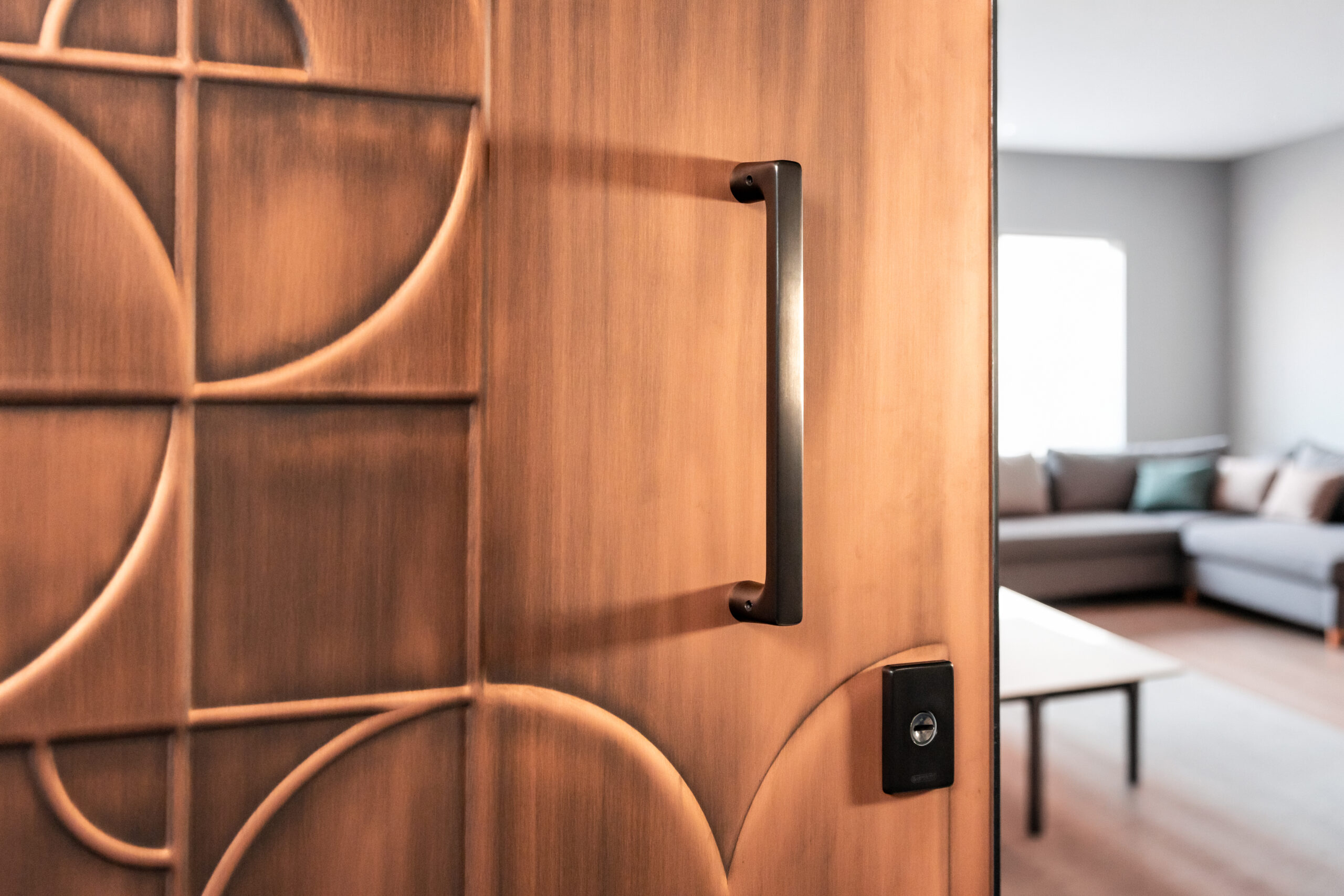 Sostituire la porta d’ingresso in ristrutturazione: sicurezza, comfort e normativa Sostituire la porta d’ingresso in ristrutturazione: sicurezza, comfort e normativa