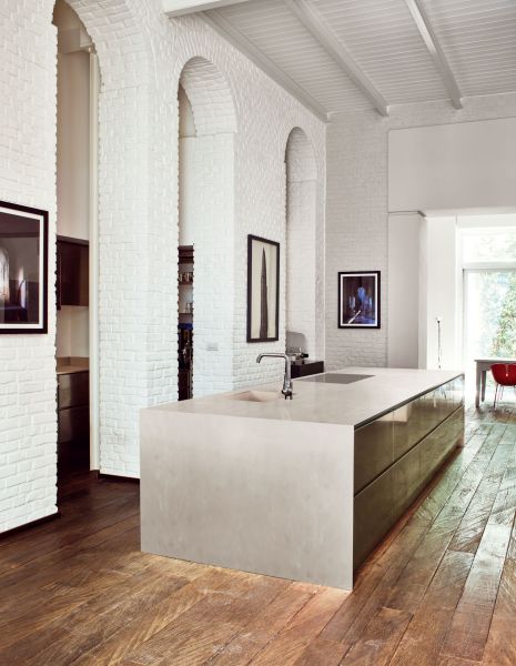 Corian di DuPont permette di creare piani di lavoro, lavelli e lavabi per cucina, bagno, salubri