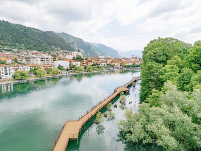 Déco firma la nuova passerella di Sarnico: tecnologia e natura in perfetto equilibrio
