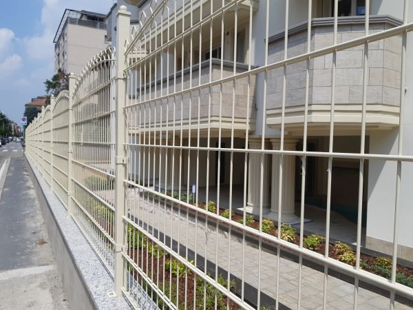 Le soluzioni Betafence per il nuovo condominio di Cinisello Balsamo dallo stile eco-chic