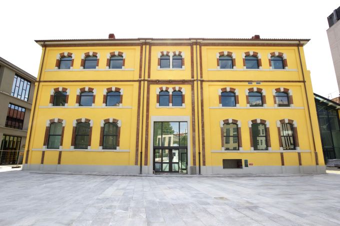 La facciata dell'ADI di Milano