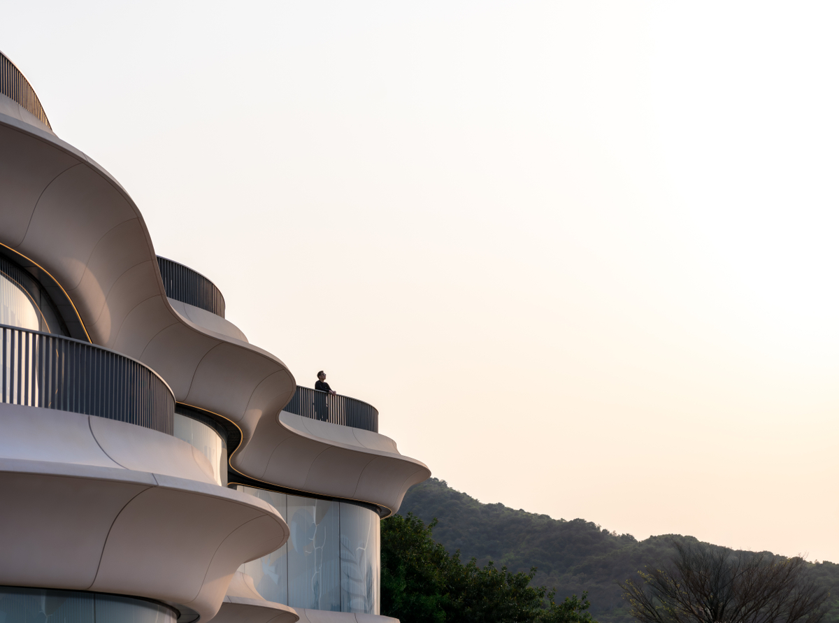 Le forme curve che caratterizzano il Go Park Sai Sha