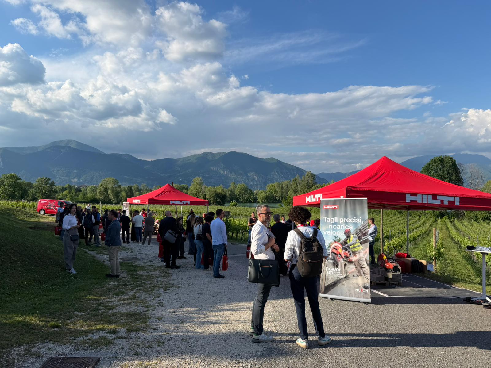 Hilti Power Up Tour in Franciacorta: la gamma Nuron Hilti Power Up Tour in Franciacorta: la gamma Nuron