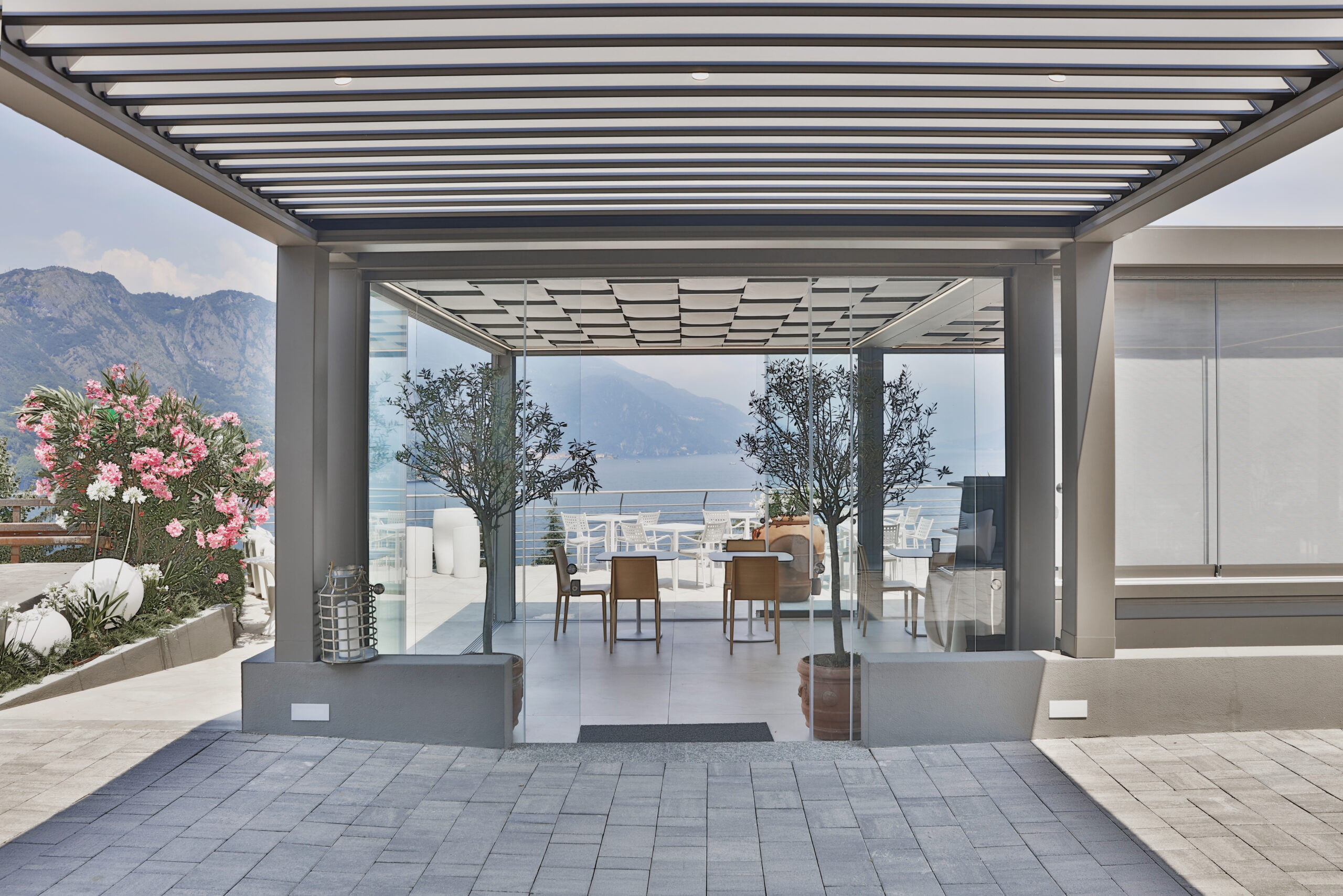 BT e BT Glass ridisegnano Borgo Le Terrazze a Bellagio BT e BT Glass ridisegnano Borgo Le Terrazze a Bellagio