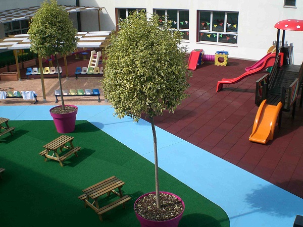 Pavimentazione antitrauma per un asilo