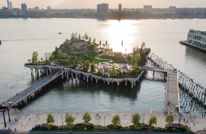 Little Island: il parco pubblico scultura a New York Little Island: il parco pubblico scultura a New York