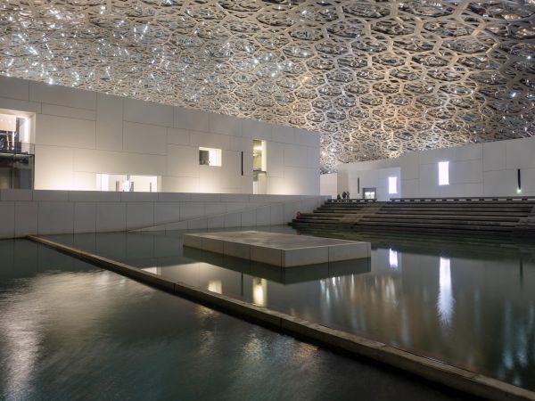 Louvre Abu Dhabi, interno