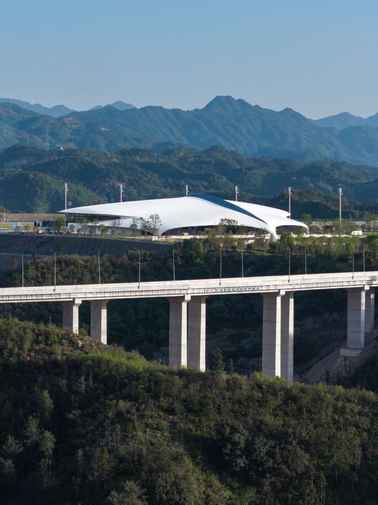 Lishui Airport by MAD: l'infrastruttura aeroportuale in dialogo con il paesaggio Lishui Airport by MAD: l'infrastruttura aeroportuale in dialogo con il paesaggio