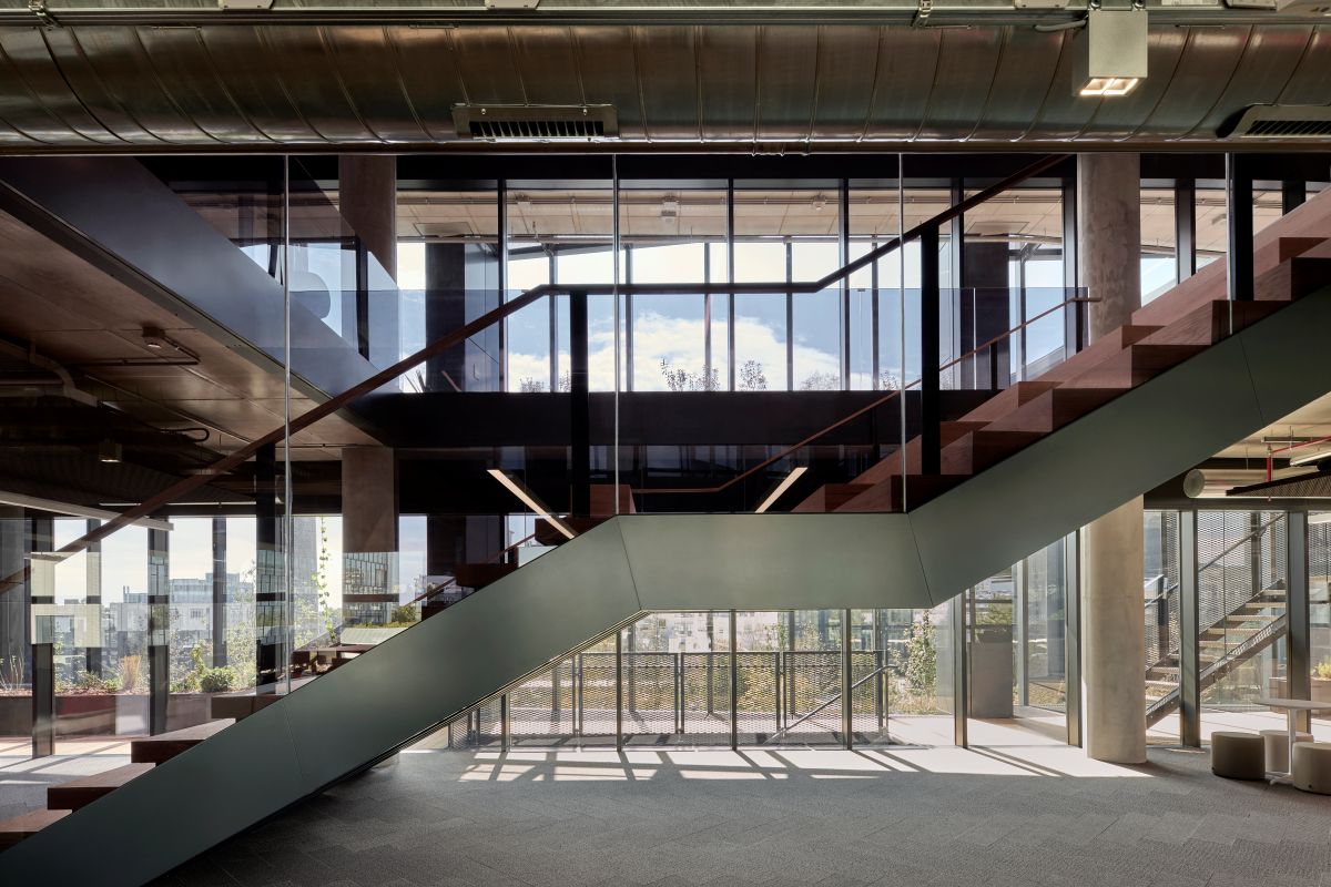 Interno della nuova sede di Moncler a Milano