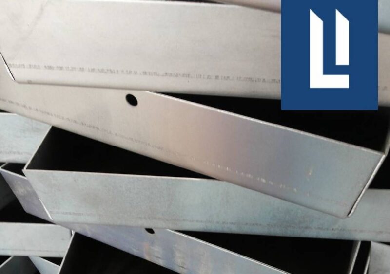 Continuum materico della pavimentazione: i sigilli in acciaio zincato Link Industries