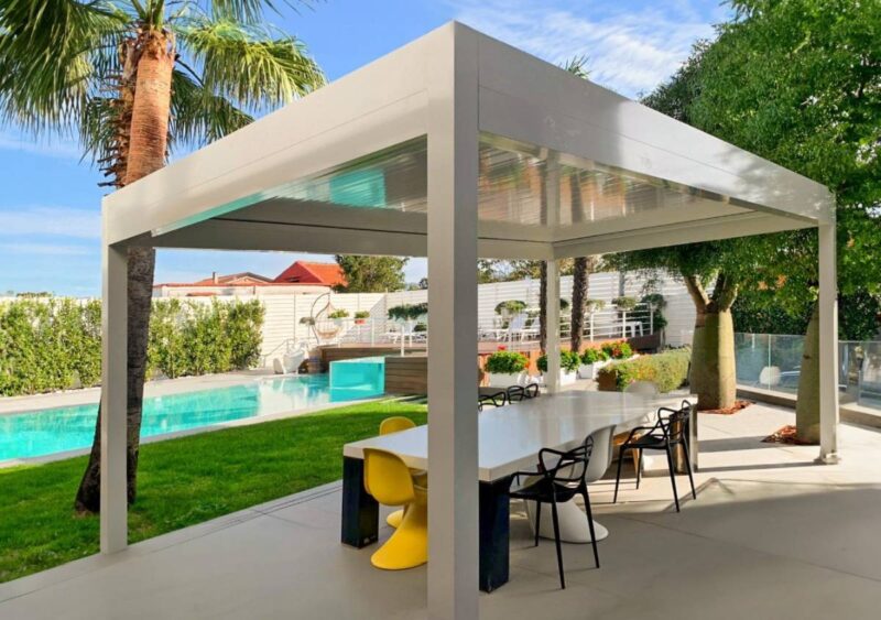 Pergola bioclimatica Ischia: comfort climatico su misura