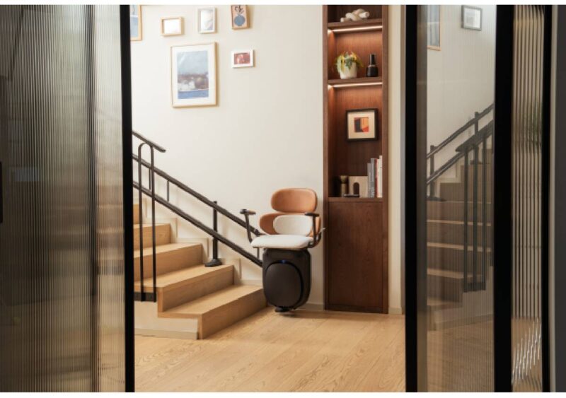 Joya di Stannah: la mobilità verticale diventa parte del design della casa