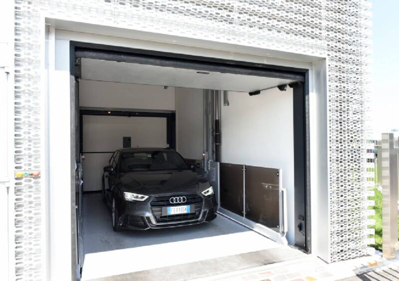 IP1-HMT V07 – ascensore per auto con conducente a bordo