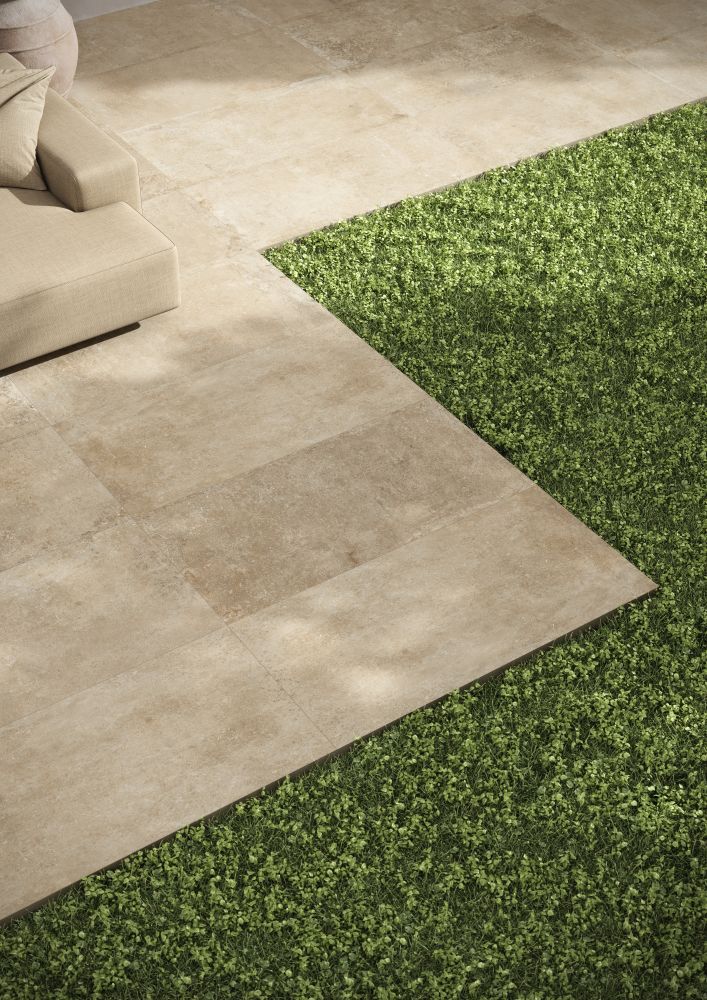 collezione di gres porcellanato effetto pietra Montpellier Stone di RAK Ceramics collezione di gres porcellanato effetto pietra Montpellier Stone di RAK Ceramics