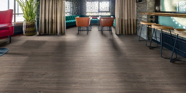 Pavimento vinilico eterogeneo Silentflor Wood PUR di Liuni