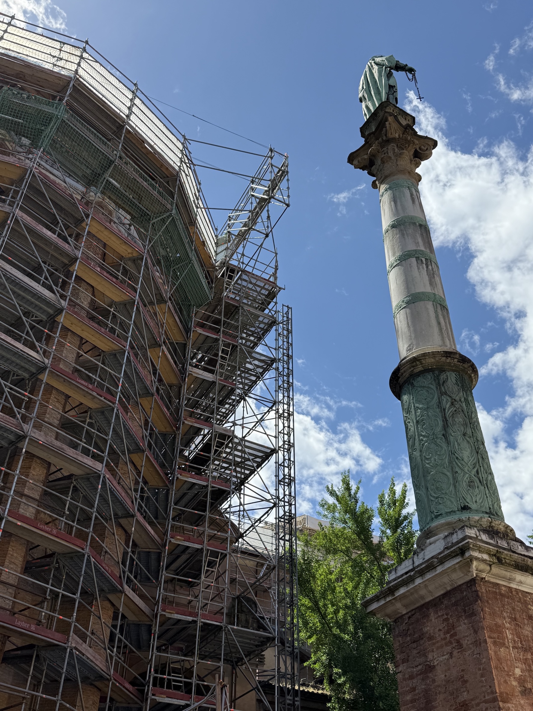 Layher per il restauro della Basilica di San Domenico: il ponteggio esterno Layher per il restauro della Basilica di San Domenico: il ponteggio esterno