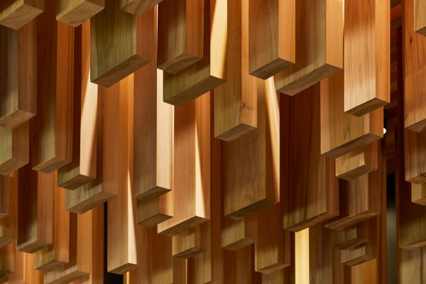 Installazione Sclera alla mostra dedicata a Sir David Adjaye al Design Museum di Londra