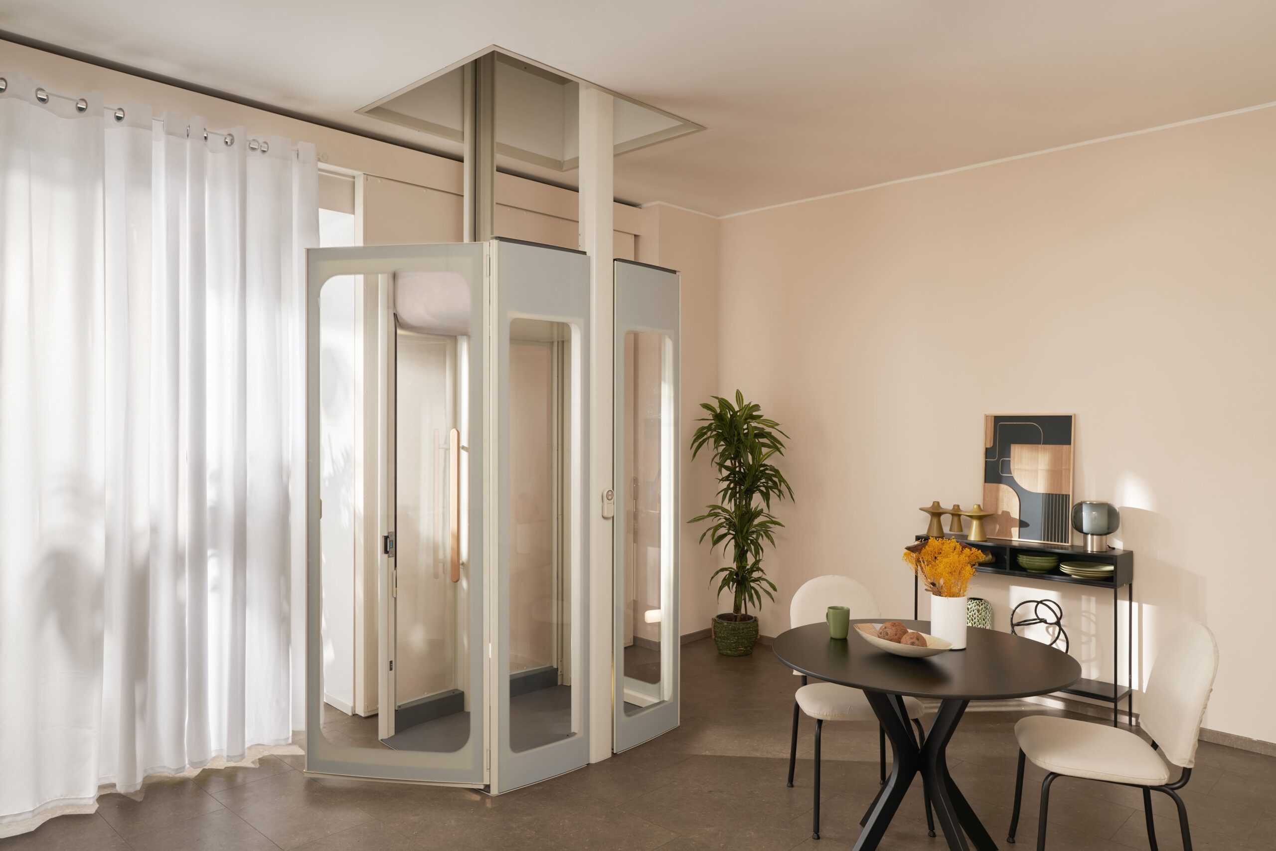Miniascensori residenziali e Universal Design: tecnologie senza barriere per abitazioni su più livelli